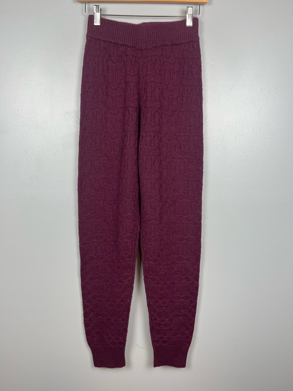 NWT Coach wool cashmere Signature Knit Joggers in Berry, size XS.